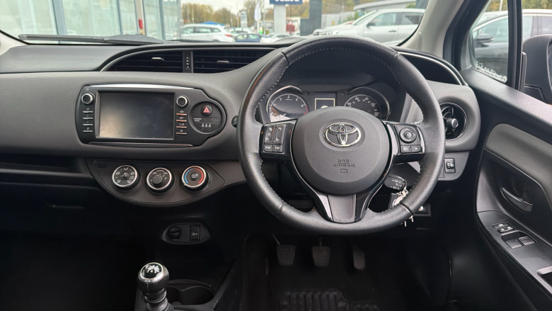 Toyota Yaris 1.5 VVT-i Icon Tech 5dr Petrol Hatchback